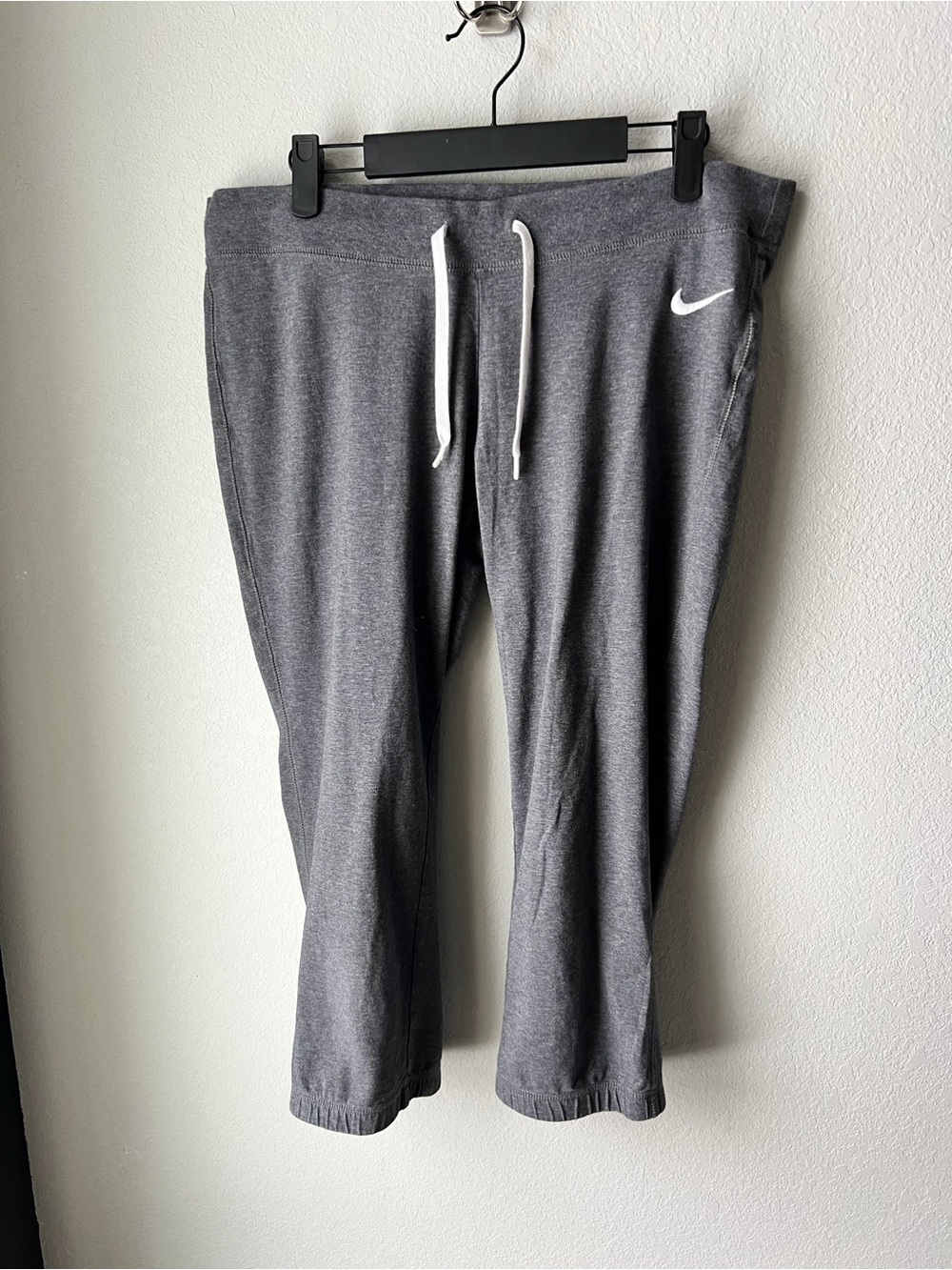 Nike 3/4ths Dark Gray Drawstring Capri Sweatpants